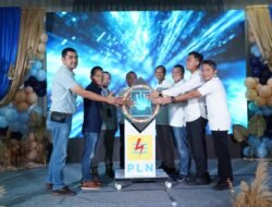 Berkah Ramadan Terang, PLN UID Jakarta Raya Berikan 2250 Paket Sembako Lewat Bazar Murah