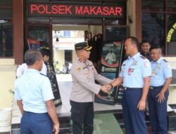Perkuat Keharmonisan, Polsek Makasar Terima Surprise Pangkoopsud I di HUT Bhayangkara ke-78