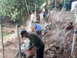 Pengerjaan Turap dan Bekisting Bojongsari Terus Berjalan di TMMD ke-121