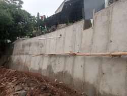 TMMD ke 121 Pembangunan Turap Jalan Delima Kel. Bojongsari Baru Dekati Penyelesaian