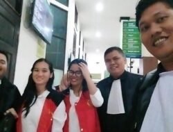 Boy Siahaan, SH : Saat Syuting Mereka Memakai Celana Waktu Direkam