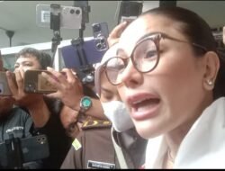 Tampil Cantik, Nikita Mirzani Jalani Sidang Perdana Ungkap isi Dakwaan JPU Banyak diubah