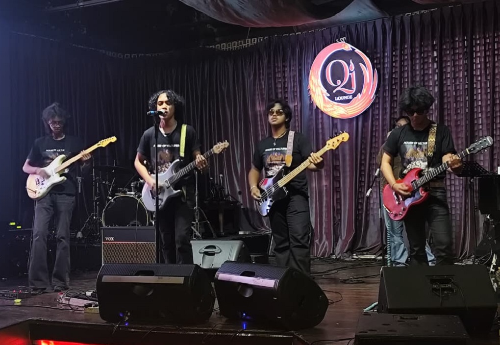 SIEMENTS Hadirkan EP Baru Penuh Energi House of Vultures