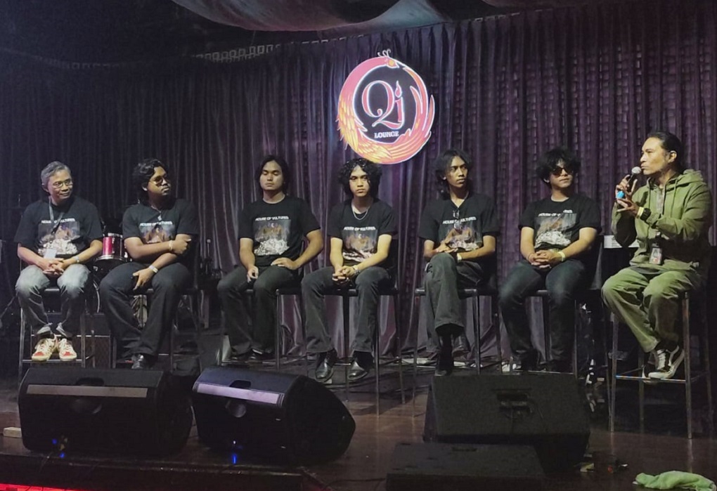 SIEMENTS Hadirkan EP Baru Penuh Energi House of Vultures