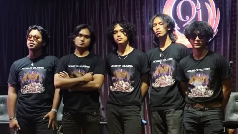 SIEMENTS Hadirkan EP Baru Penuh Energi House of Vultures