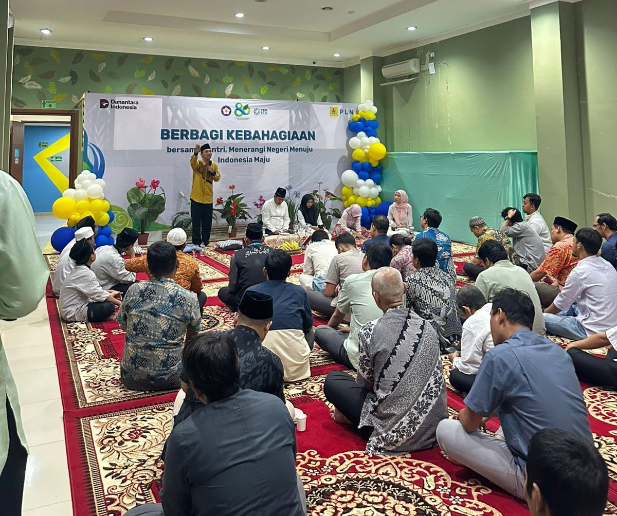 PLN Dekat dengan Rakyat dengan Menghadirkan Kebahagiaan bagi Para Santri