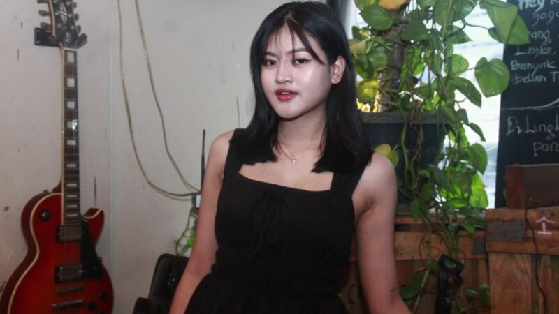 Karyn Rilis “Jika Memang”, Lagu Duka Sarat Emosi