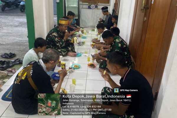 Hangatnya Kebersamaan, H+12 TMMD Diisi Buka Puasa dan Tarawih Bersama