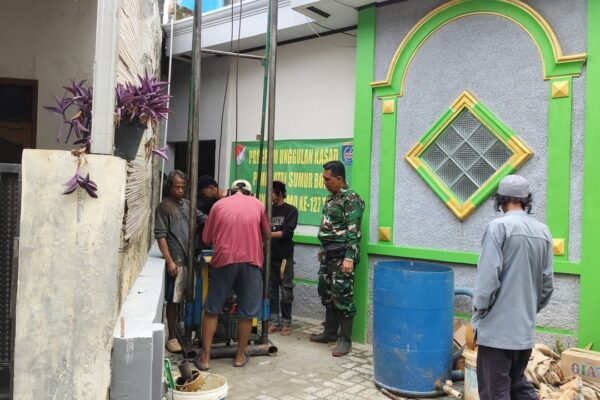 Di Tengah Mendung, Satgas TMMD Kebumikan Harapan Lewat Program Sumur Bor