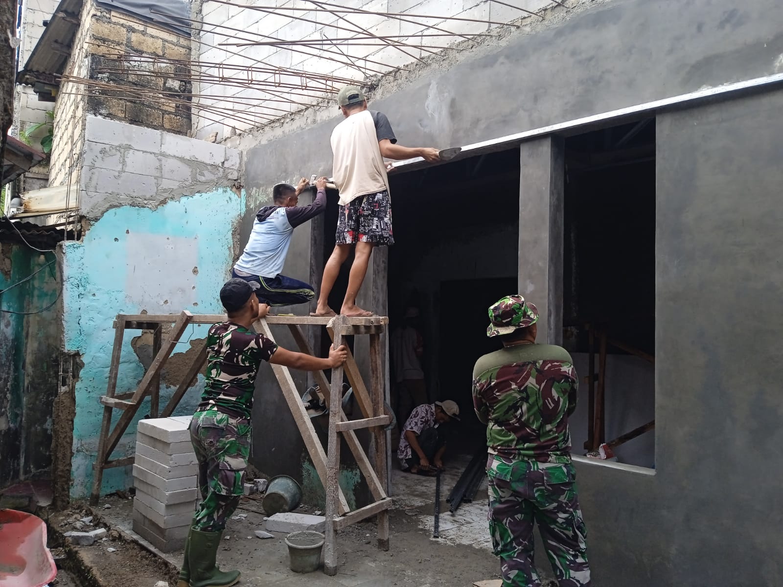 Progres RTLH TMMD Ke-127 Capai 59 Persen, Ujang Fadilah: Rumah Kami Kini Punya Harapan Baru