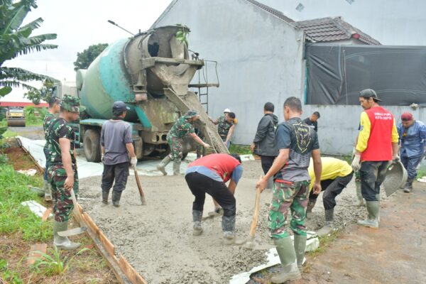 89 Personel TNI AD Turun Tangan, Pengerasan Jalan Capai 69 Persen