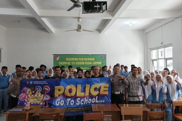 50 Pelajar SMAN 8 Depok Jadi Peserta Edukasi Keselamatan Jalan