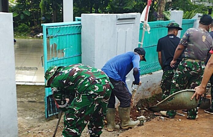 Atasi Genangan, Satgas TMMD Bangun Drainase 200 Meter di Cilodong