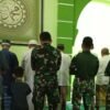 Satgas TMMD 127 Kodim 0508/Depok Bangun Kedekatan dengan Warga Lewat Tarawih