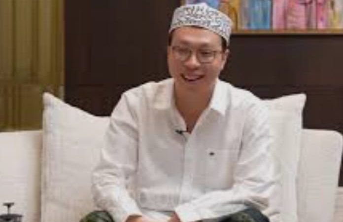 Polemik Sertifikat Mualaf Richard Lee: Klarifikasi, Etika, dan Batas Administrasi Keagamaan