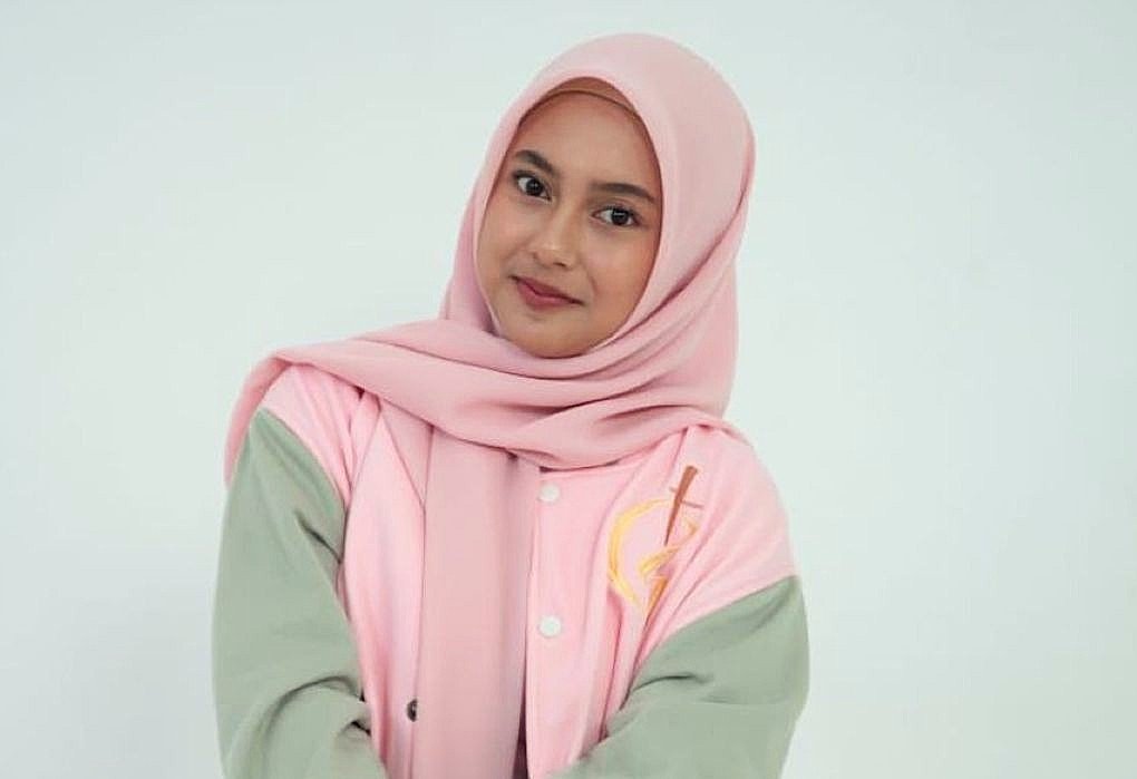 Kamilla Azzahra Tuangkan Kisah Cinta Remaja dalam Single Hate To The Moon