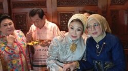 Wiwiet Tatung di Usia 74 Tahun Bahagia Bersama Sahabat, Anwar Fuadi Beri Kejutan Istimewa