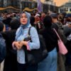 Ulang Tahun di Tengah Demo BEM UI, Raslinna Rasidin Datang sebagai Ibu