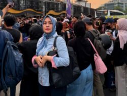 Ulang Tahun di Tengah Demo BEM UI, Raslinna Rasidin Datang sebagai Ibu